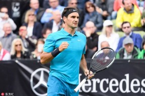 BB sports-费德勒在湖人比赛中出色防守，持续失利引发热议！赛场气氛高涨-BB sports